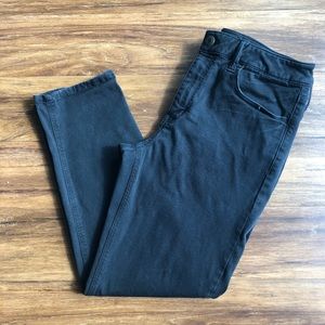 AEO Black Twill Tomgirl Pant Size 6 Short